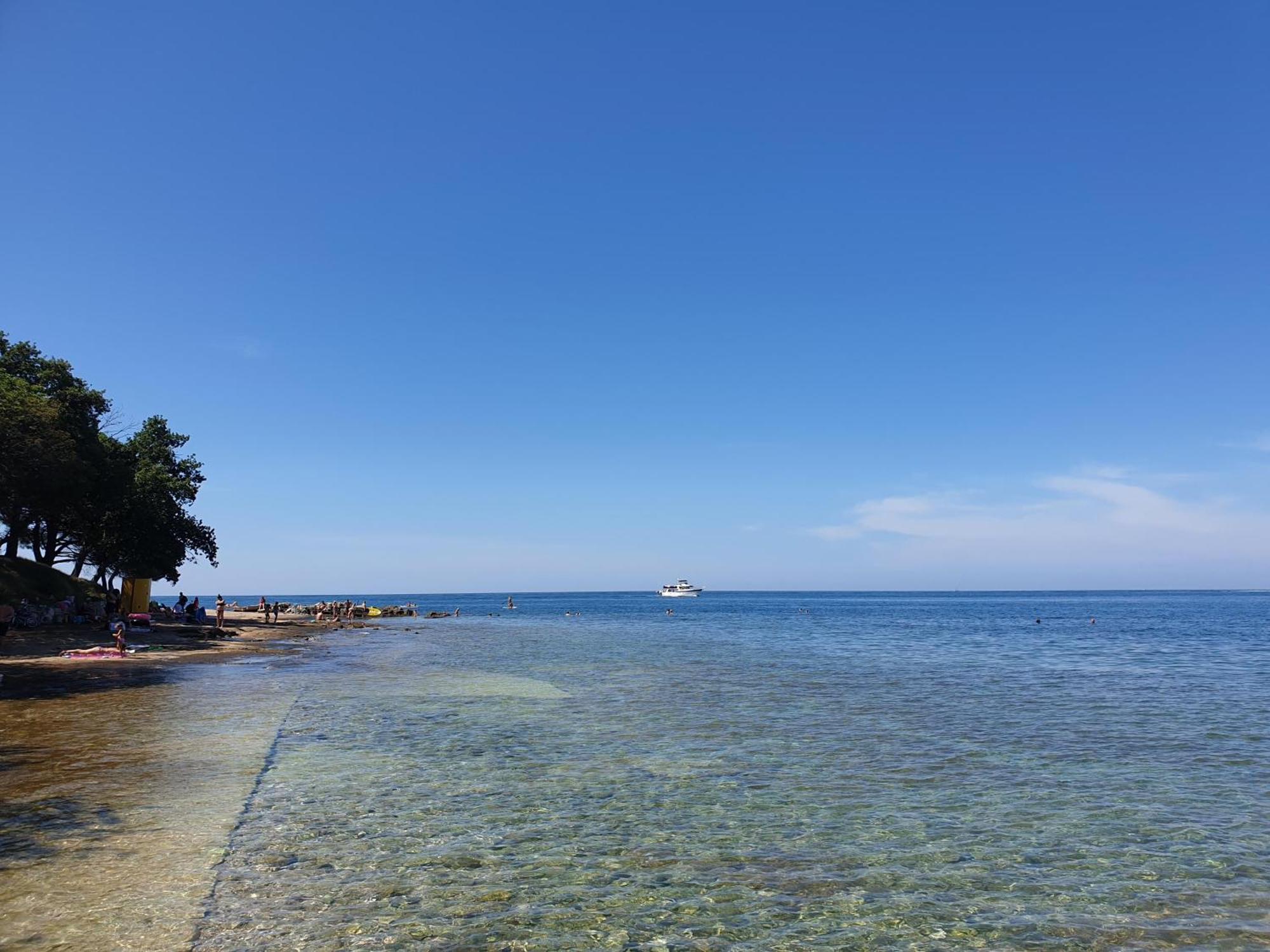 Youth Hostel Pinesta Novigrad Istria Buitenkant foto